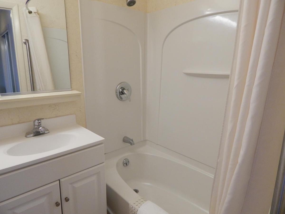 Flagship Oceanfront - Housity