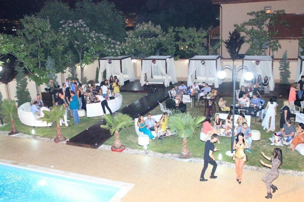 DREAM Party VILLA - Housity