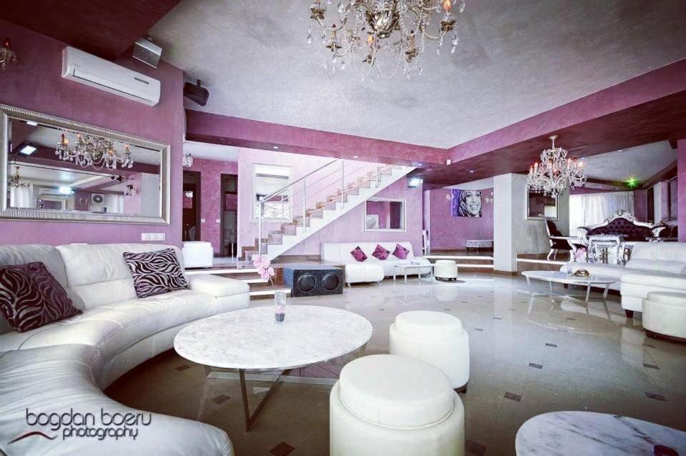 Suitetrails - DREAM Party VILLA