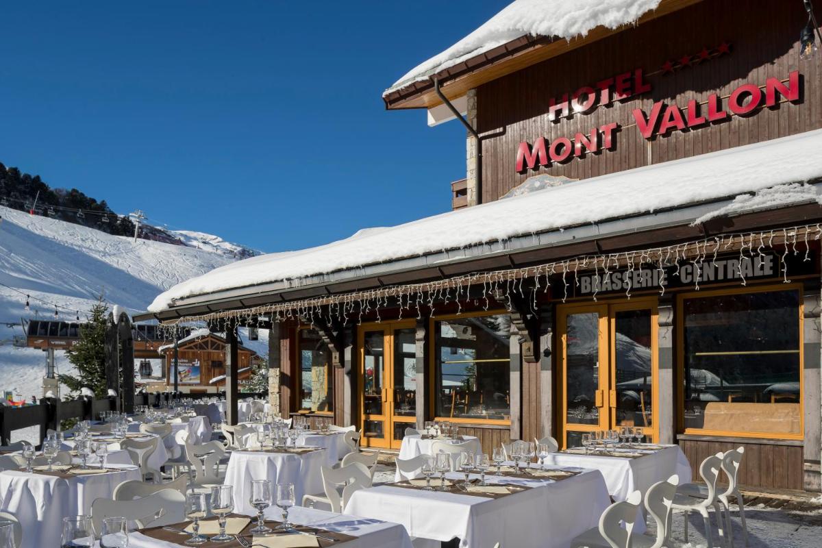 Vue générale sur la montagne ou vue sur la montagne depuis l'hôtel