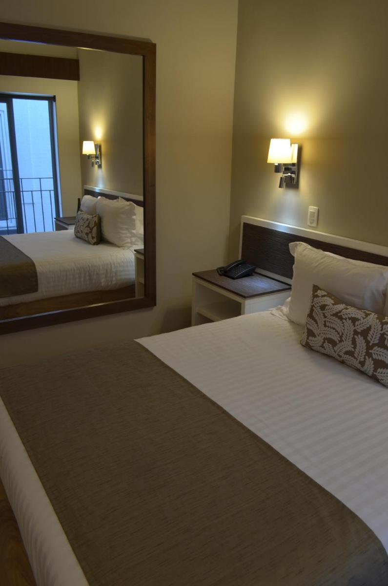 Hotel Plaza Revolución - Housity