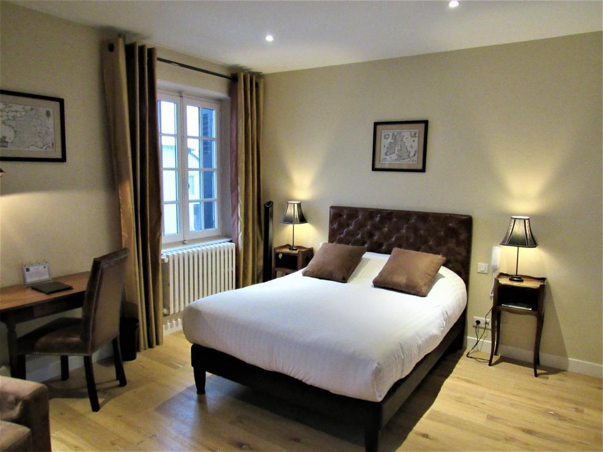 Auberge Du Grand Dauphin - Housity