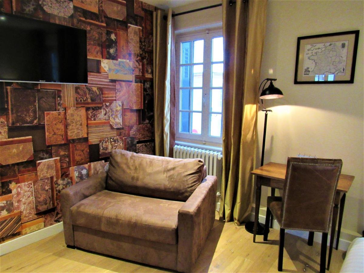 Auberge Du Grand Dauphin - Housity