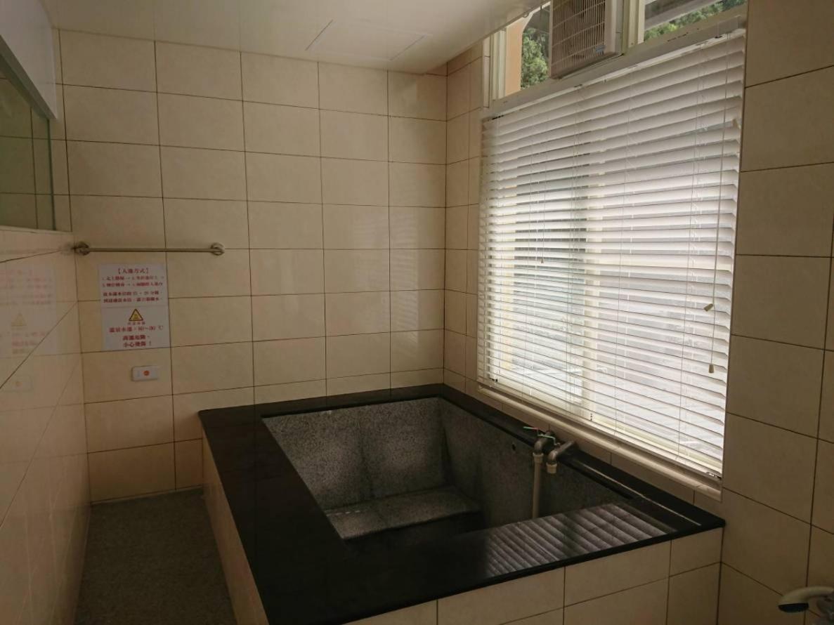 Dainty Spa Hotel - Housity