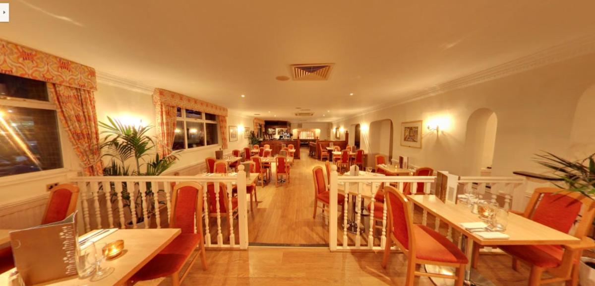 Consort Hotel - Housity