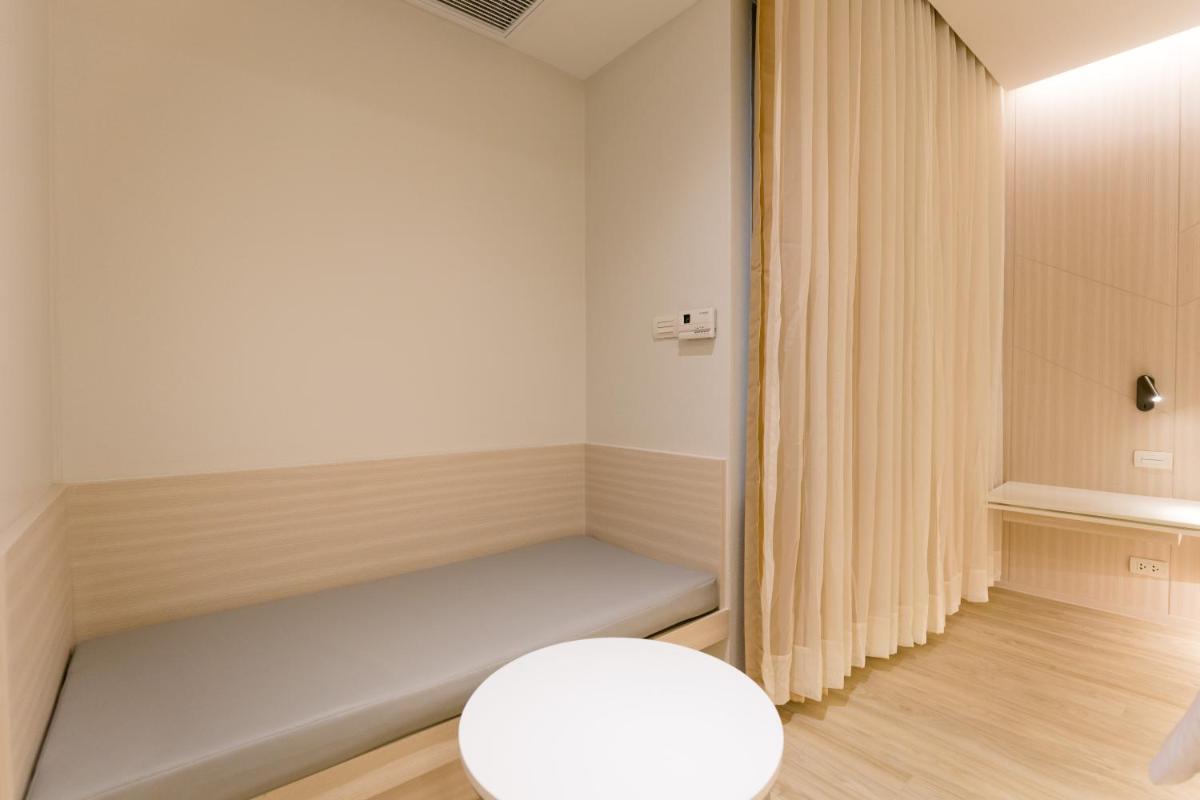 Crystal Hotel Hat Yai - Hizvo