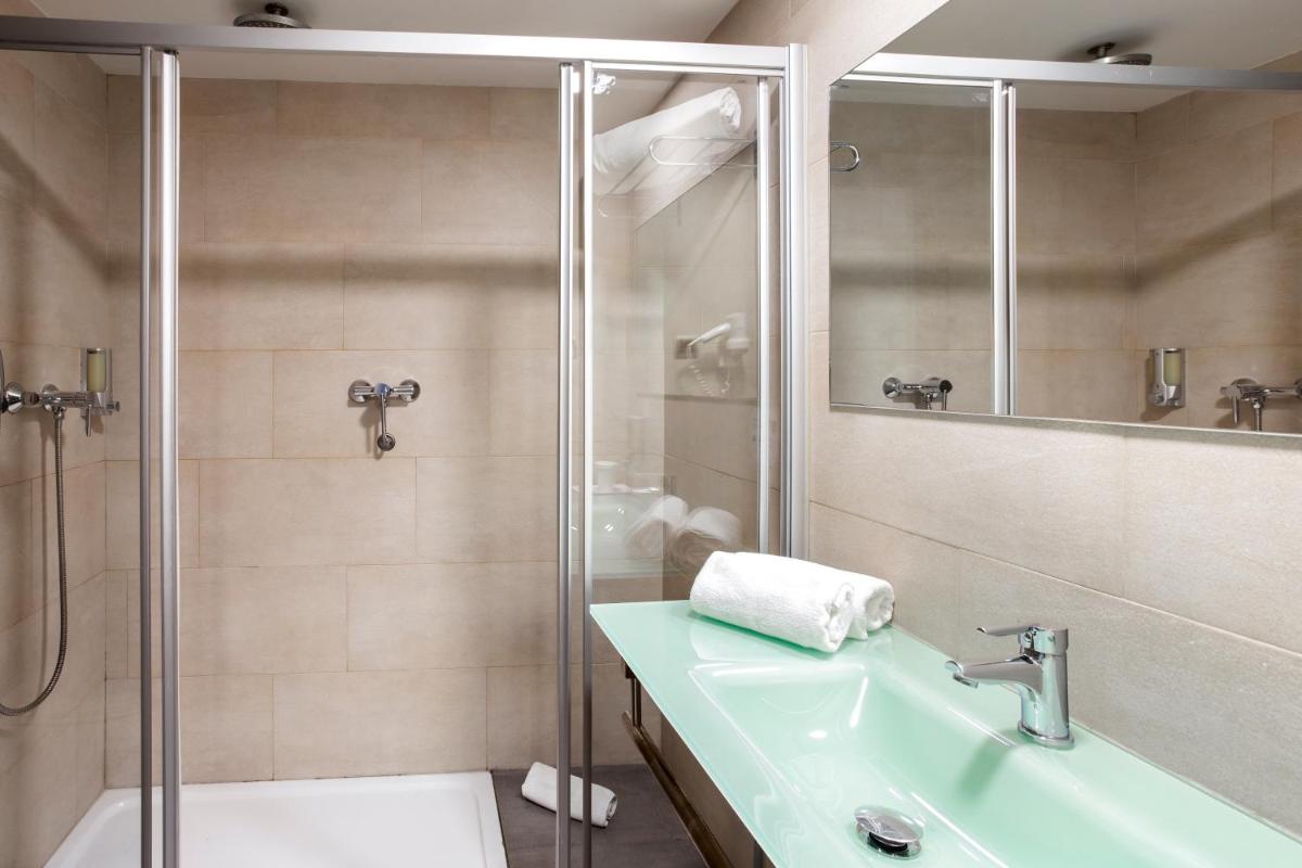 B&B HOTEL Barcelona Rubí - Housity
