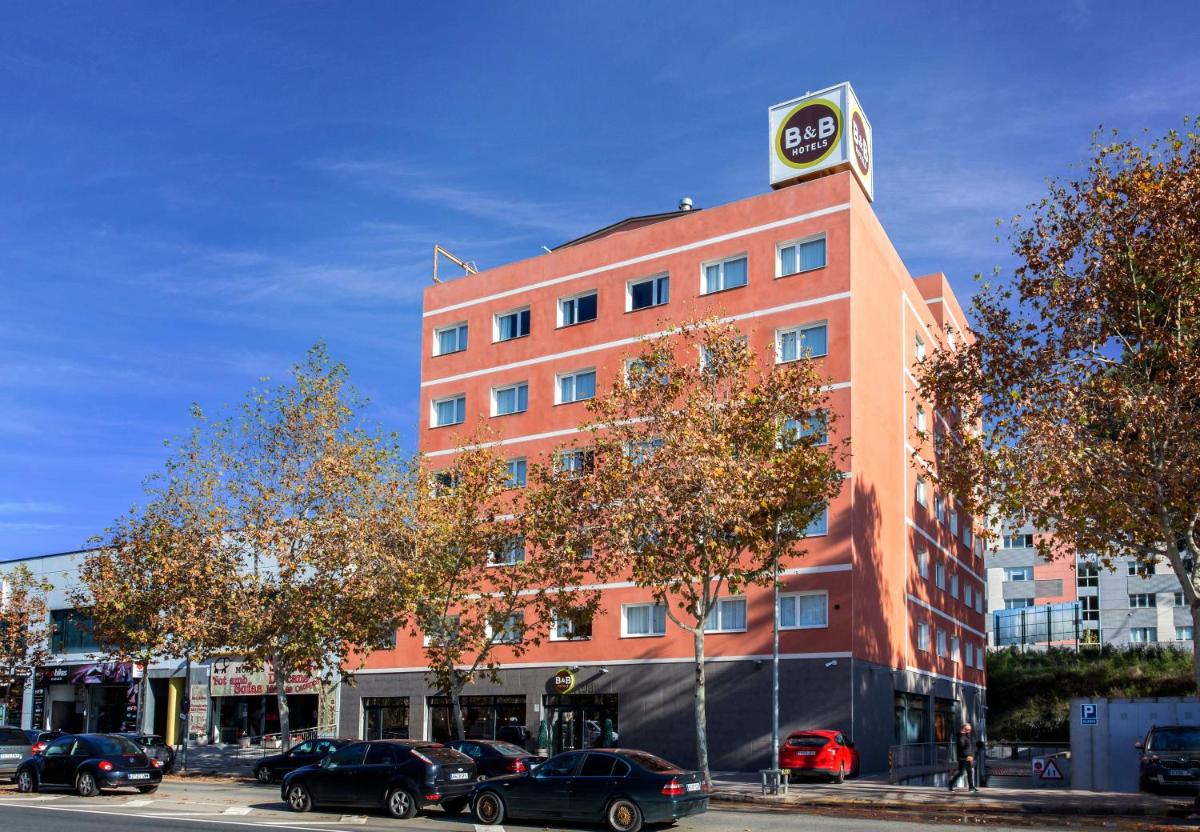 B&amp;B HOTEL Barcelona Rubí - Housity