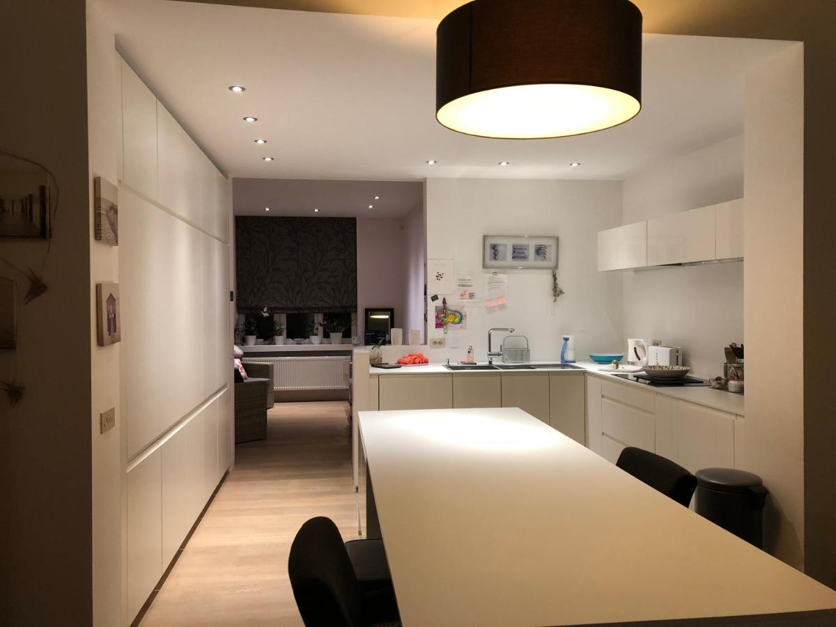 Home Bruges Cosy Comfort Modern Couple Privacy walking distance City center Kitchen Terrace Garden - Housity