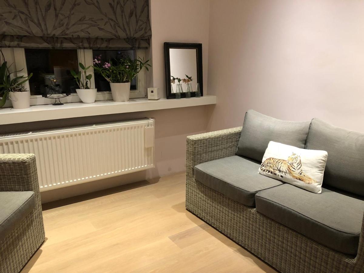 Home Bruges Cosy Comfort Modern Couple Privacy walking distance City center Kitchen Terrace Garden - Housity