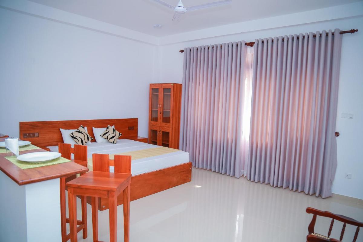 Villa Sea Breeze Hikkaduwa - Housity