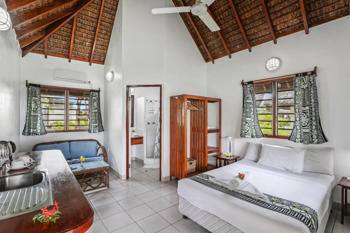 Beachfront Resort - Housity