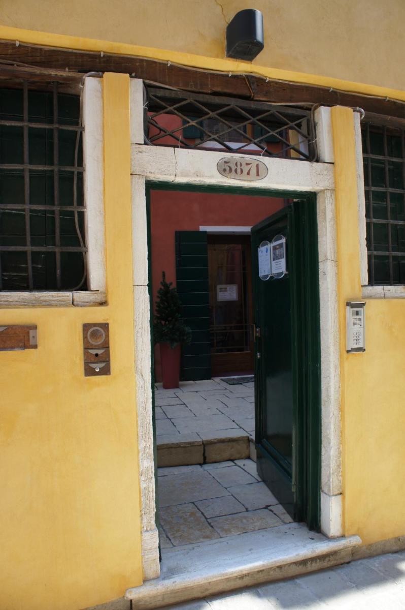 Venice Dose Suite - Housity
