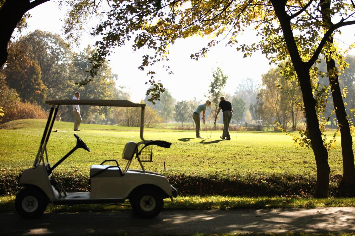 Old Lake Golf Hotel - Housity