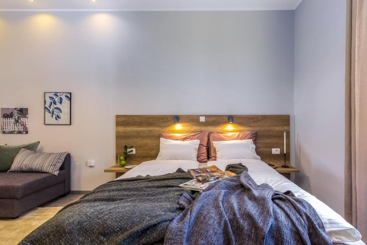 Number 1 Deluxe Apartments - Housity