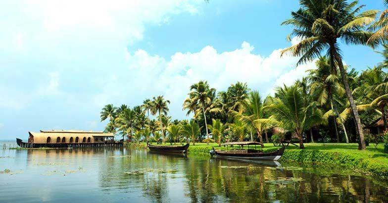 Golden Beach Home Stay - Housity