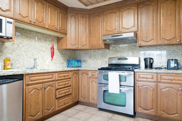 Hostel Style Shared Room - Housity