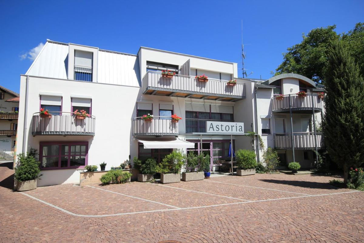 Pension & Residence Astoria - Housity