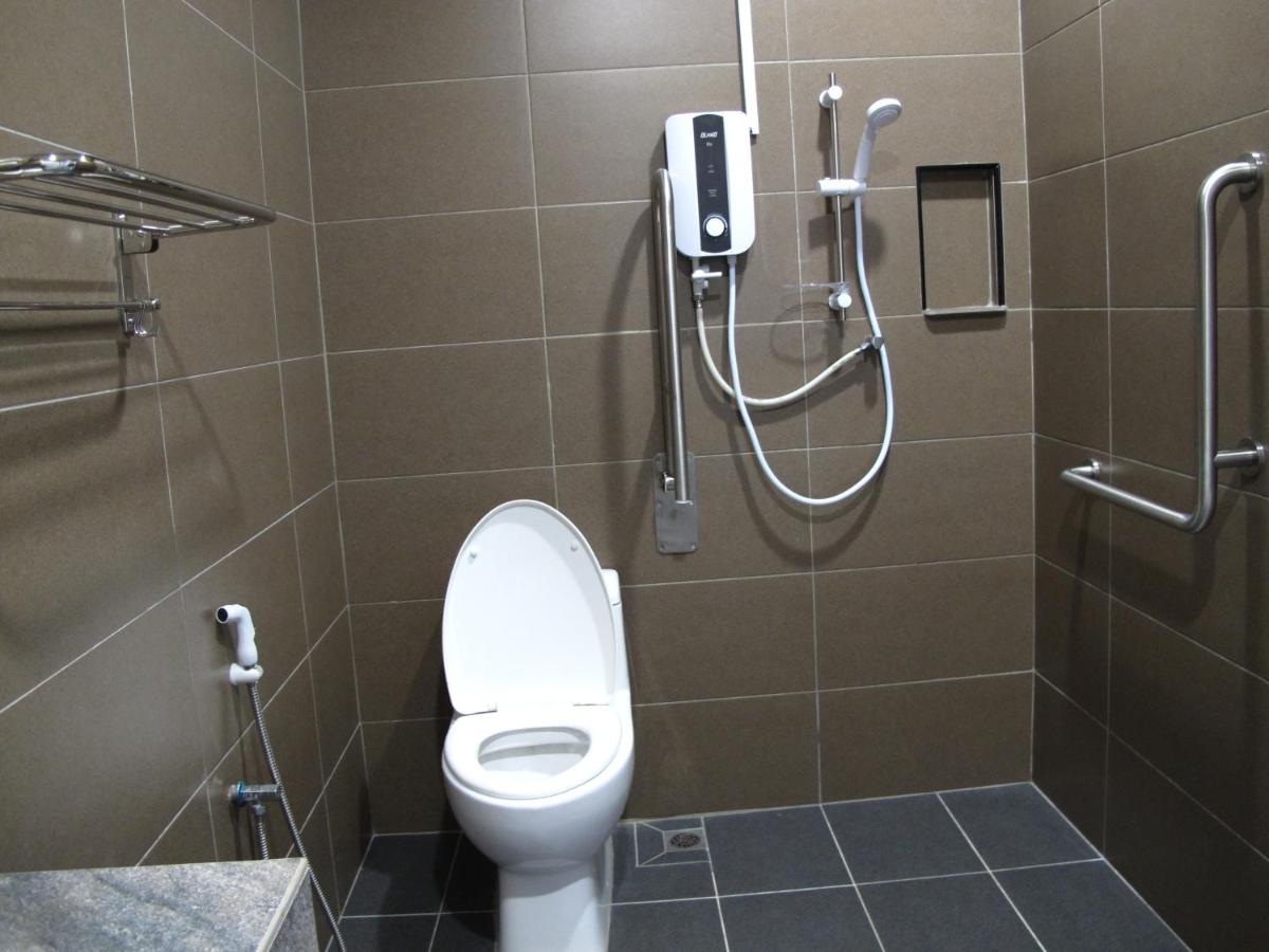 HOTEL SUKARAMAI - Housity