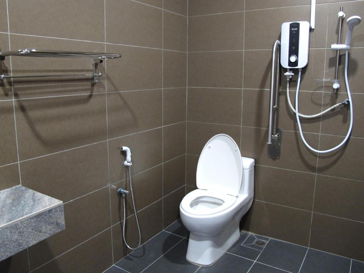 HOTEL SUKARAMAI - Housity