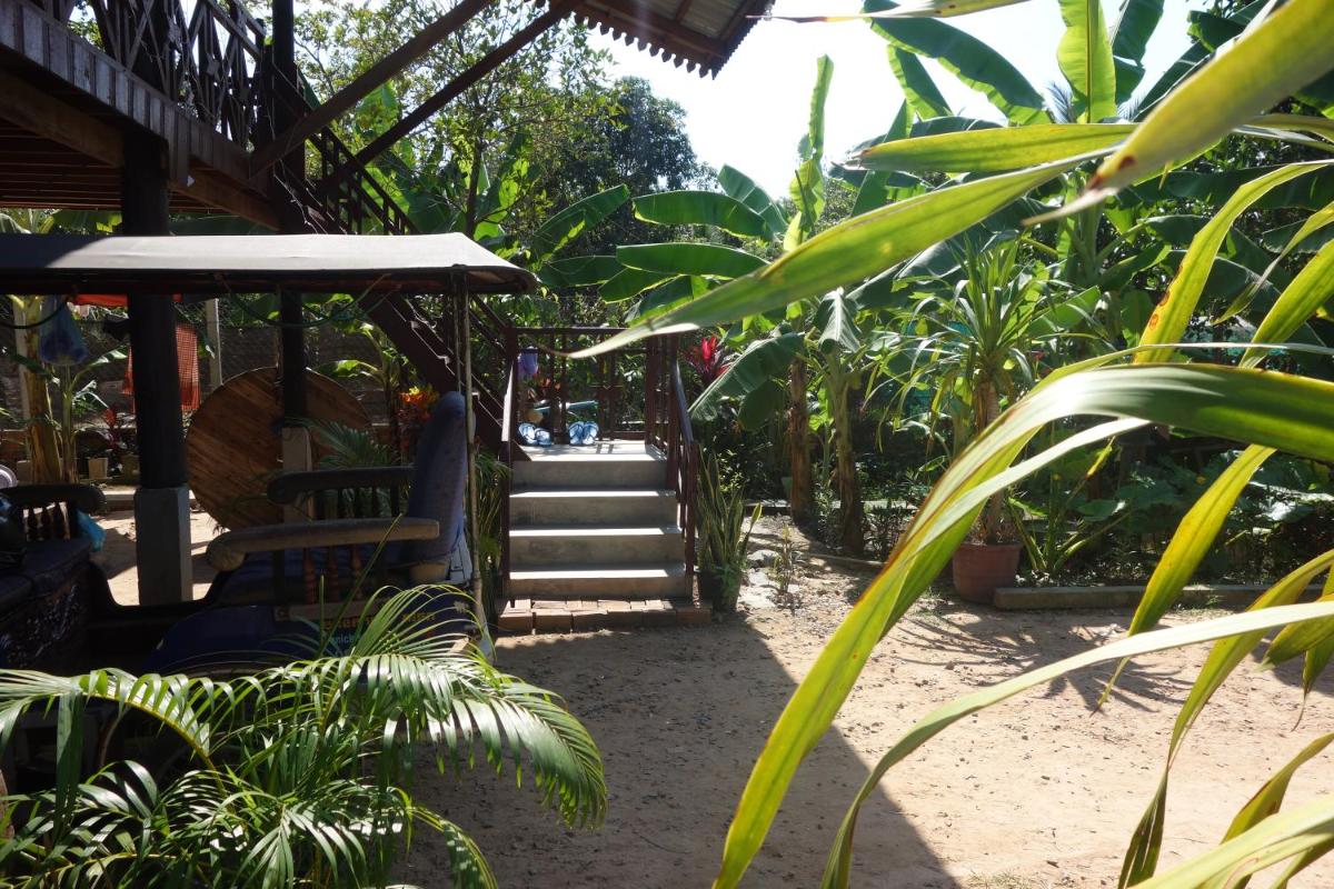 Authentic Cambodian Angkor Cottage - Housity