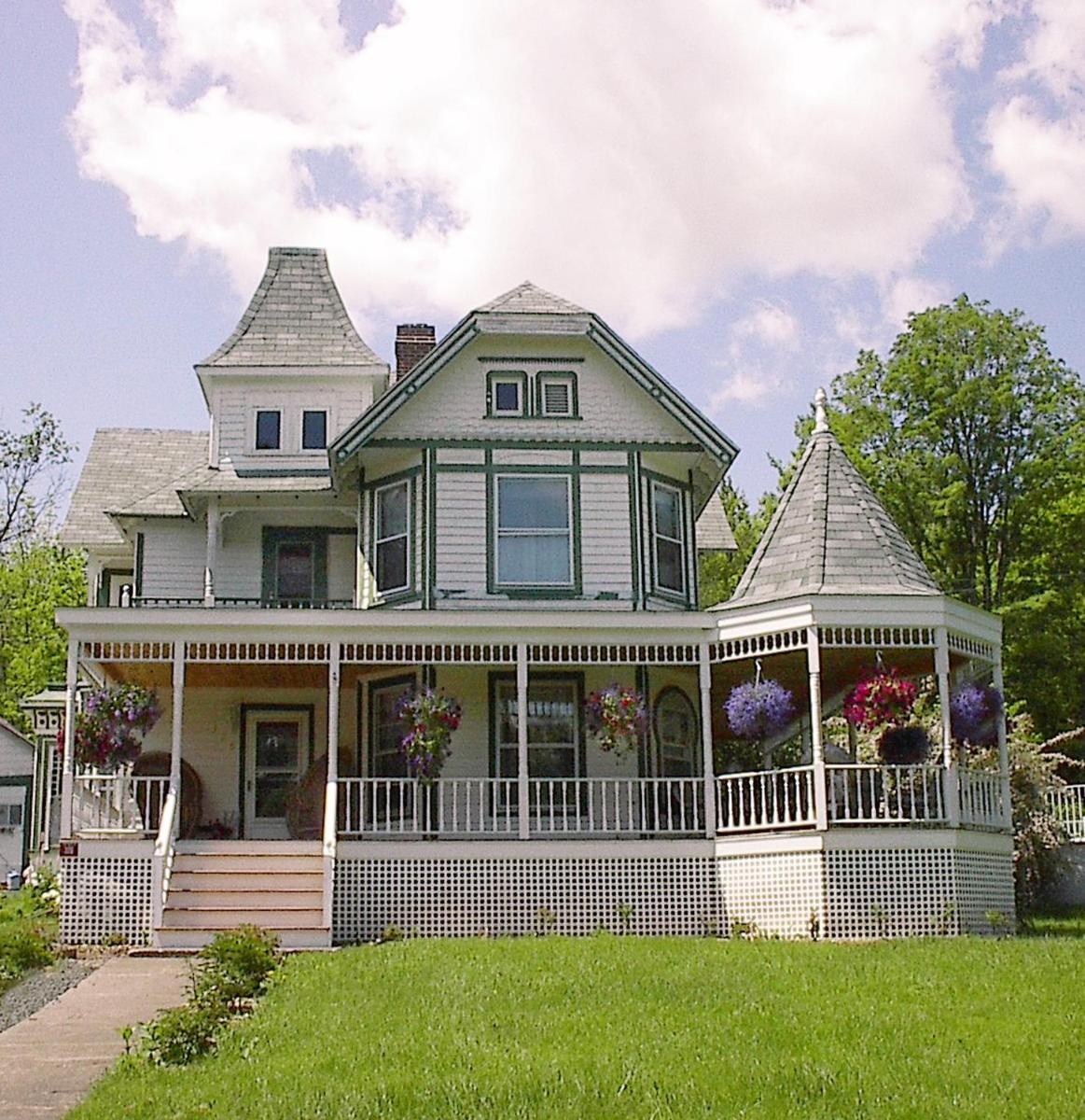 Antique Rose Inn Windham - Housity