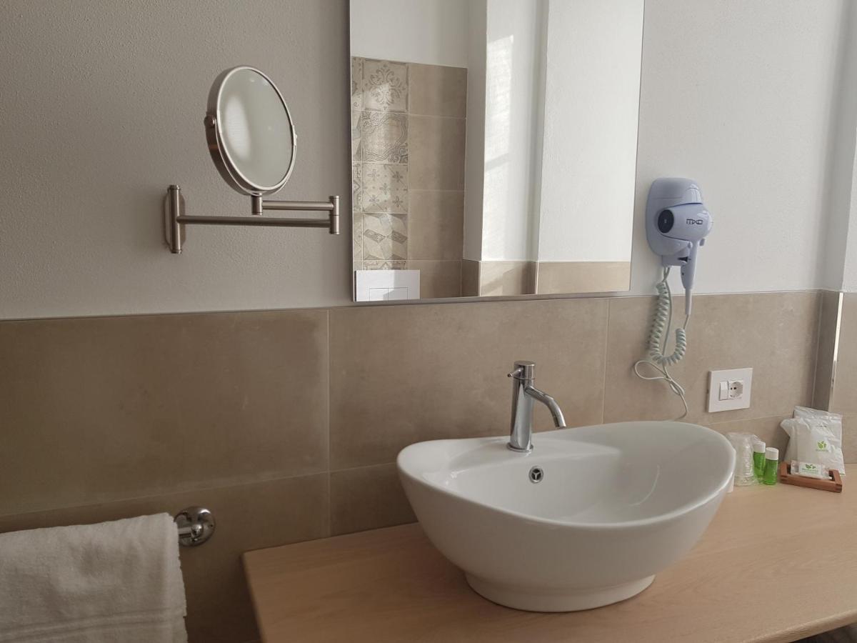 Hotel Pedretti - Housity