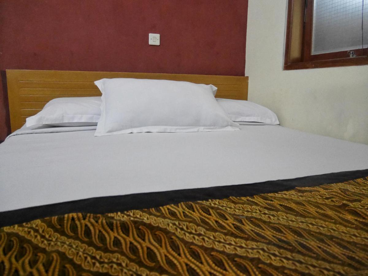 Rumah Tawa Hotel Syariah - Housity