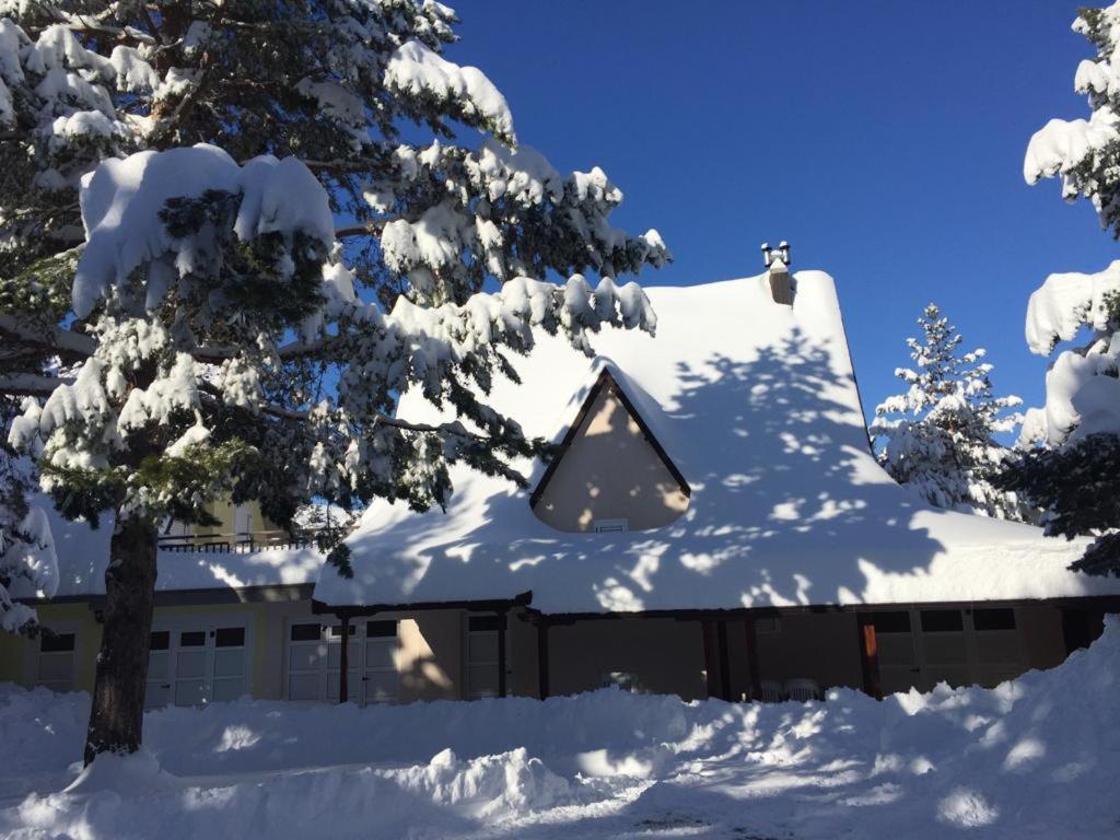 Lake House - Housity