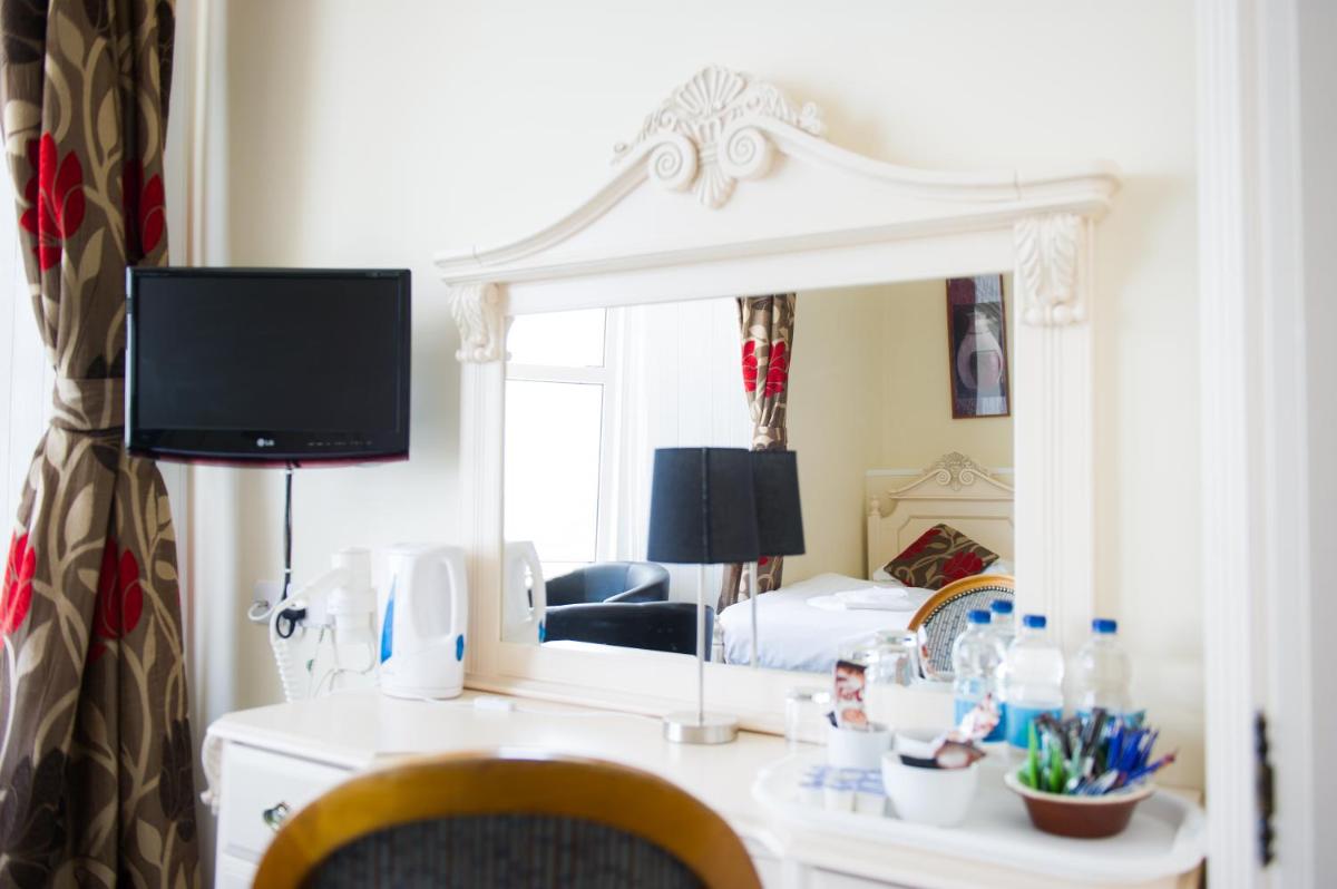 Queensbridge Hotel - Housity