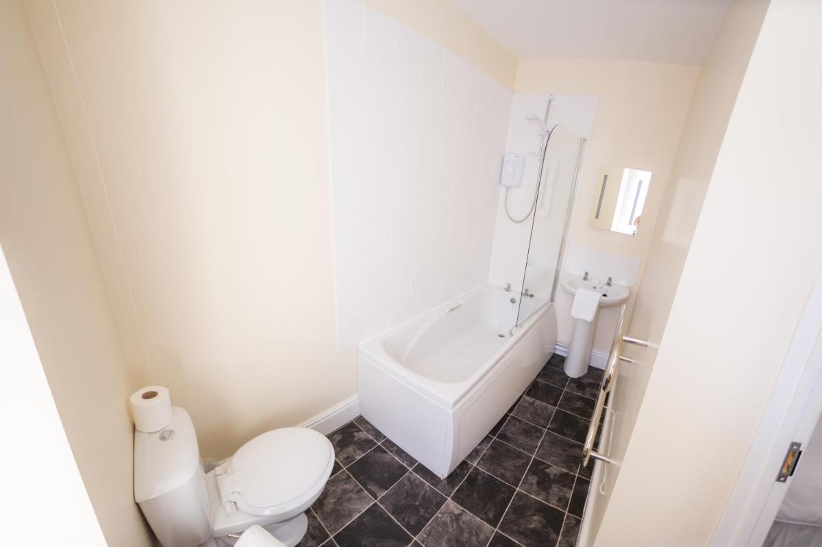 Queensbridge Hotel - Housity