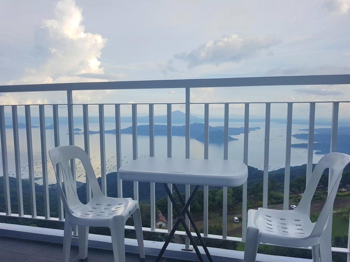 Blowing in the Wind - Lake View Apartments - Housity