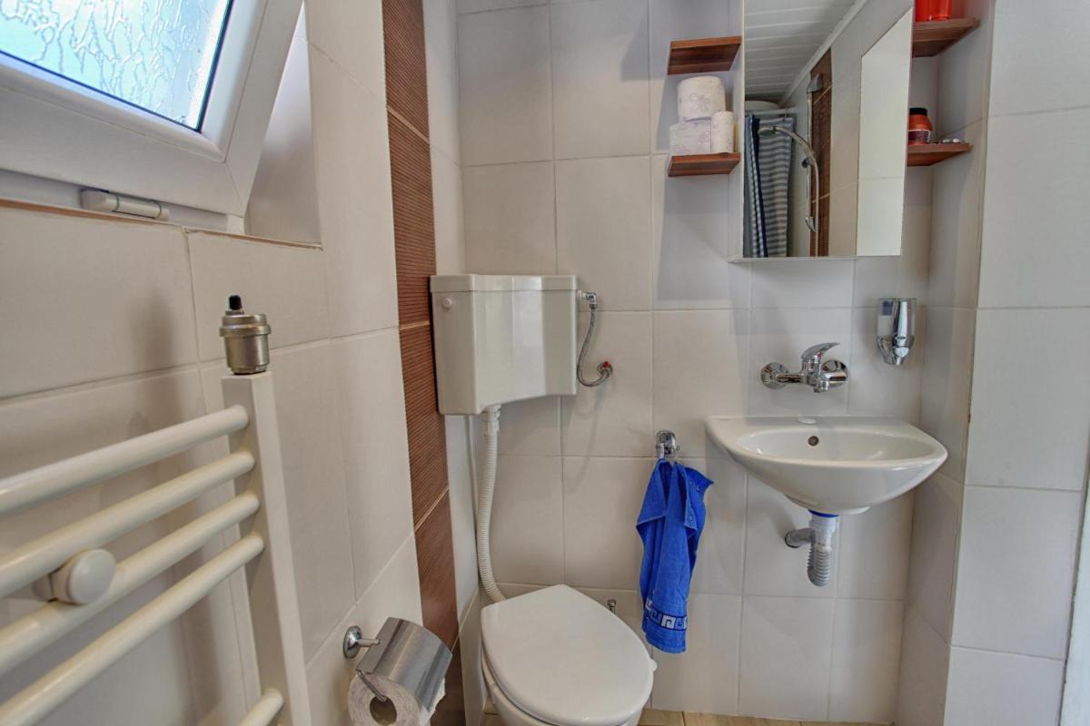 Retro & Friendly Old Town House with a Garden - Housity