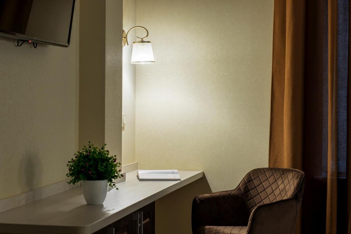 Mini Hotel Barvy Lvova on Hnatyuka St. - Housity