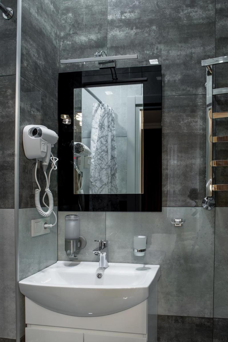 Mini Hotel Barvy Lvova on Hnatyuka St. - Housity