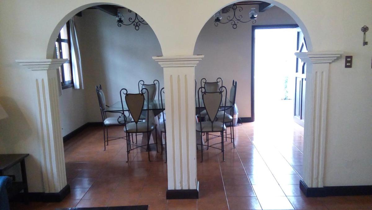 Bella Casa en Antigua Guatemala - Housity