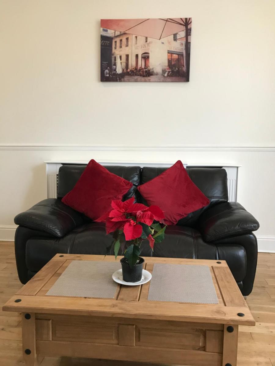 1 Bedroom Modern Apartment, Uplands, Swansea - Housity