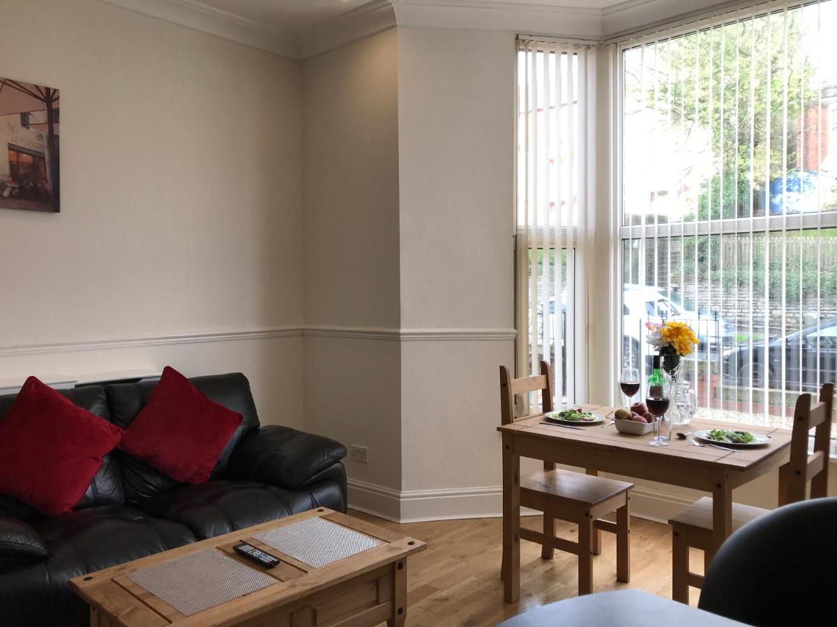 1 Bedroom Modern Apartment, Uplands, Swansea - Housity
