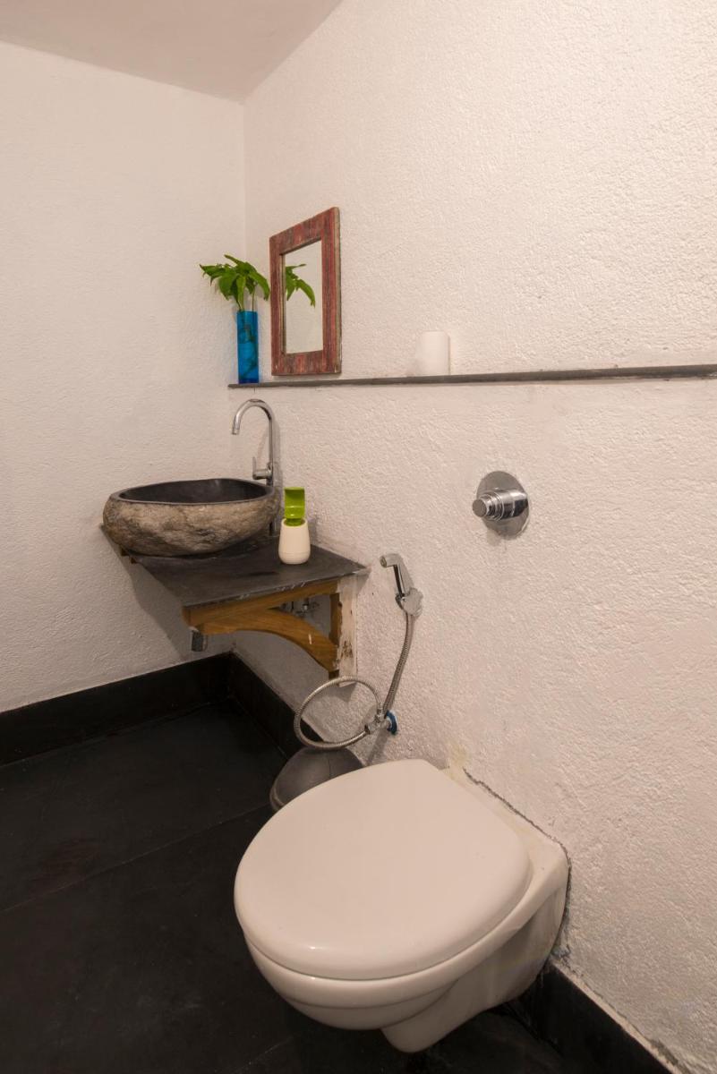 Bungalow 89 by StayVista - A hill-view villa adorned with eclectic interiors for a truly unique & captivating stay - Housity