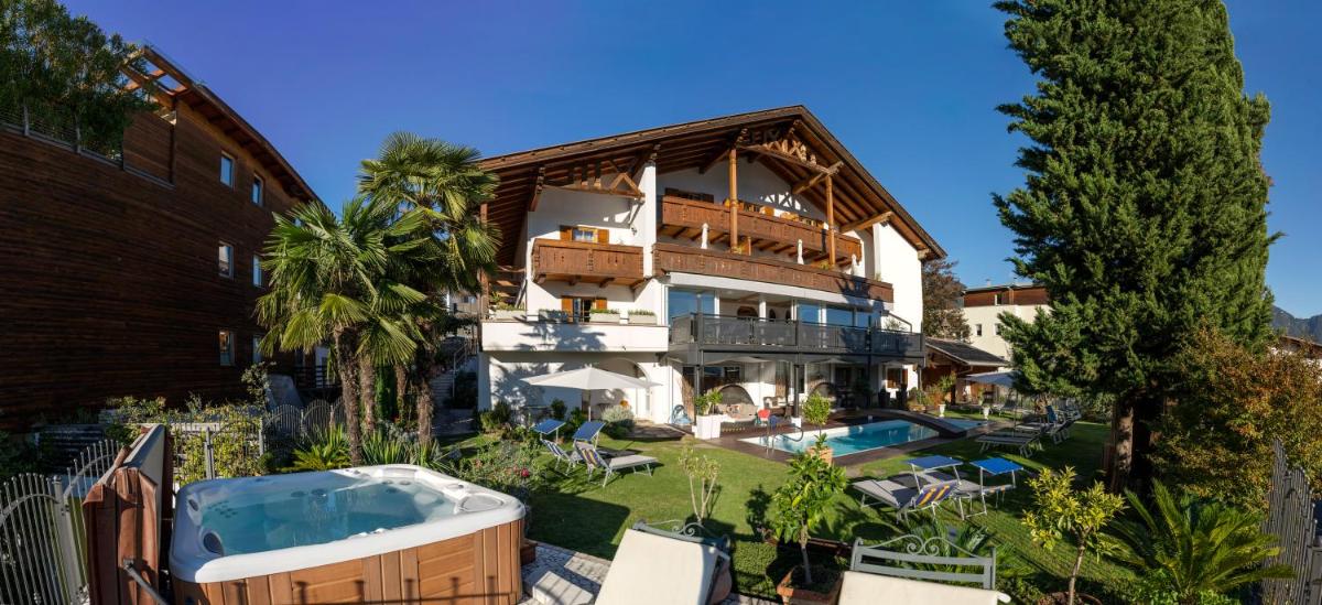 Hotel Alpenhof - Housity