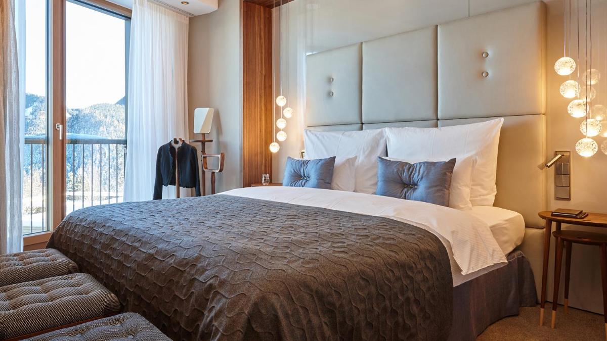 Ein Bett oder Betten in einem Zimmer der Unterkunft Kempinski Hotel Berchtesgaden