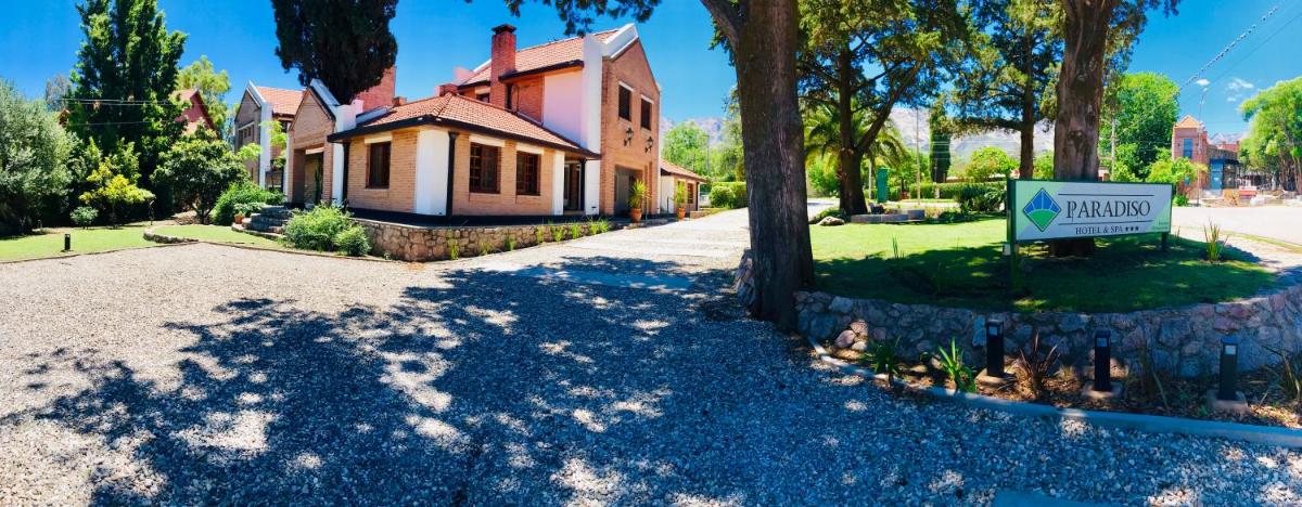 Paradiso Hotel - Housity