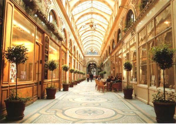 Opera Louvre HolidayApartment - Housity