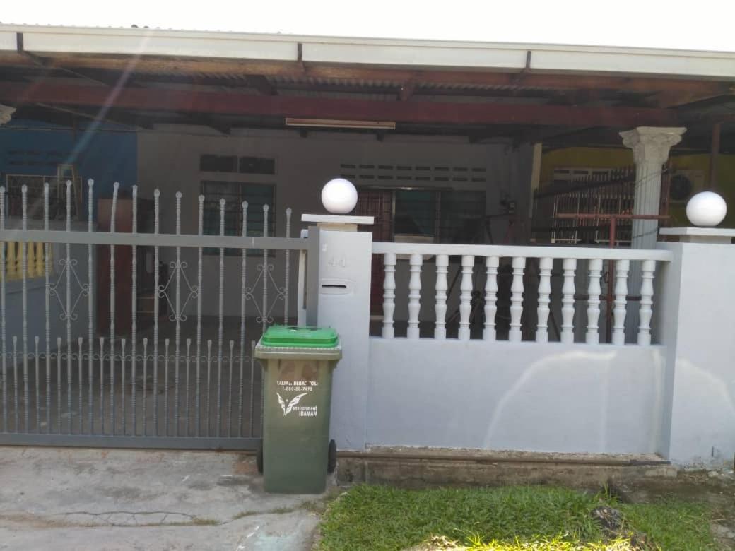 Homestay Sri Awana - Housity