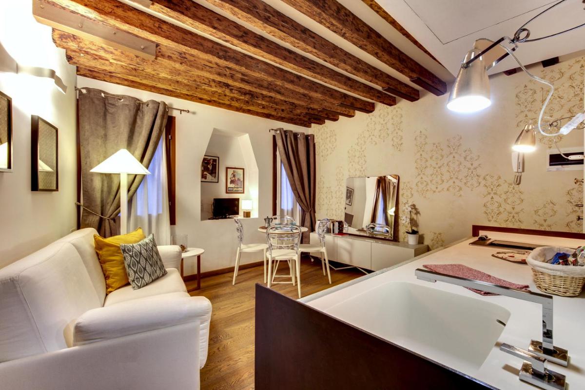 Suitetrails - Modern Apartment In Venice Gf