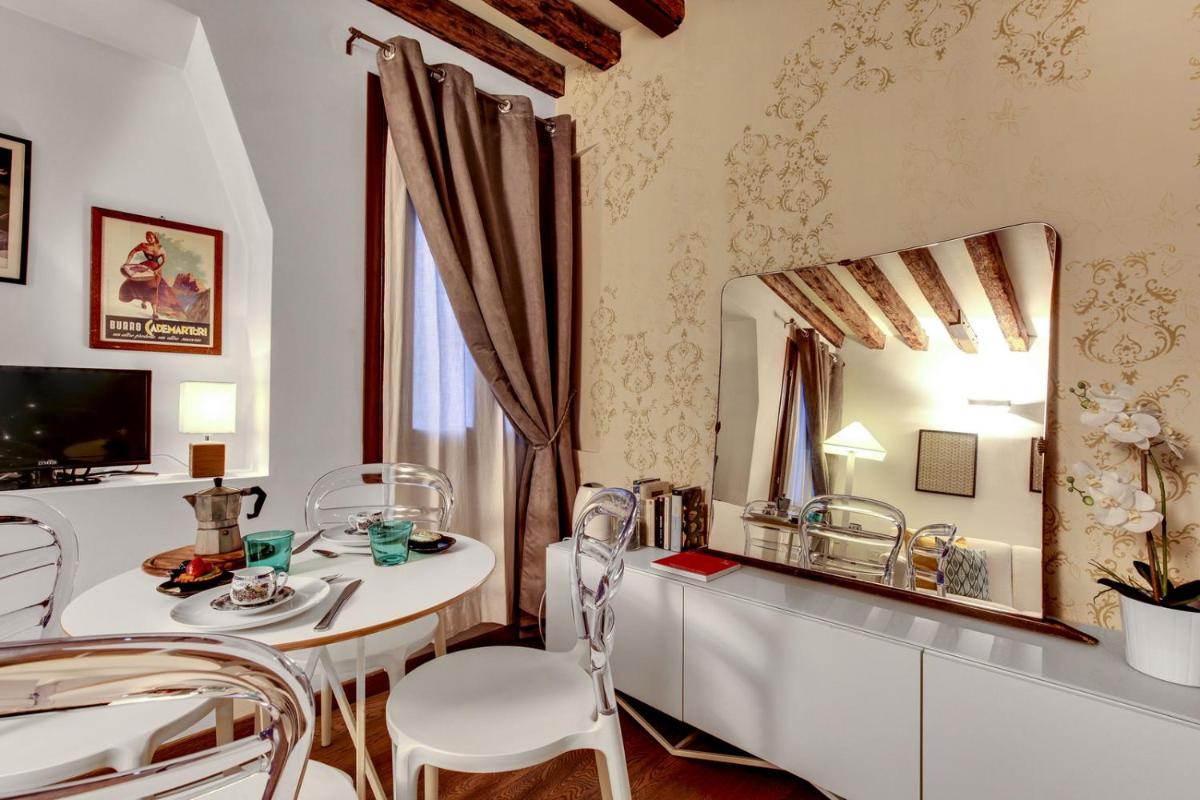 Suitetrails - Modern Apartment In Venice Gf