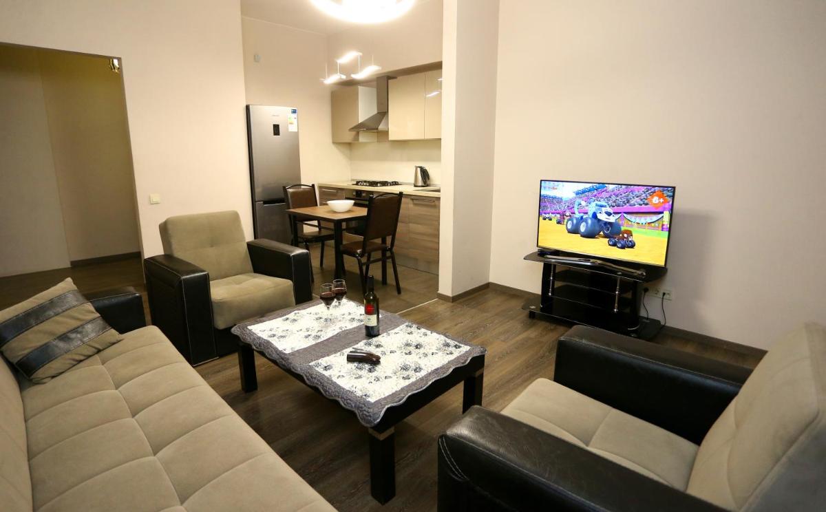 Apartment on Alexandr Kazbegi 25 - Housity