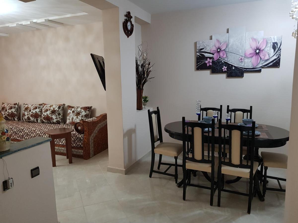 « Lilia-appart » Luxe, confort et calme dans 130 m2 et 4 chambres avec garage au cœur d’Oujda. - Housity