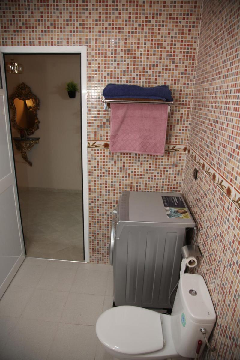 « Lilia-appart » Luxe, confort et calme dans 130 m2 et 4 chambres avec garage au cœur d’Oujda. - Housity