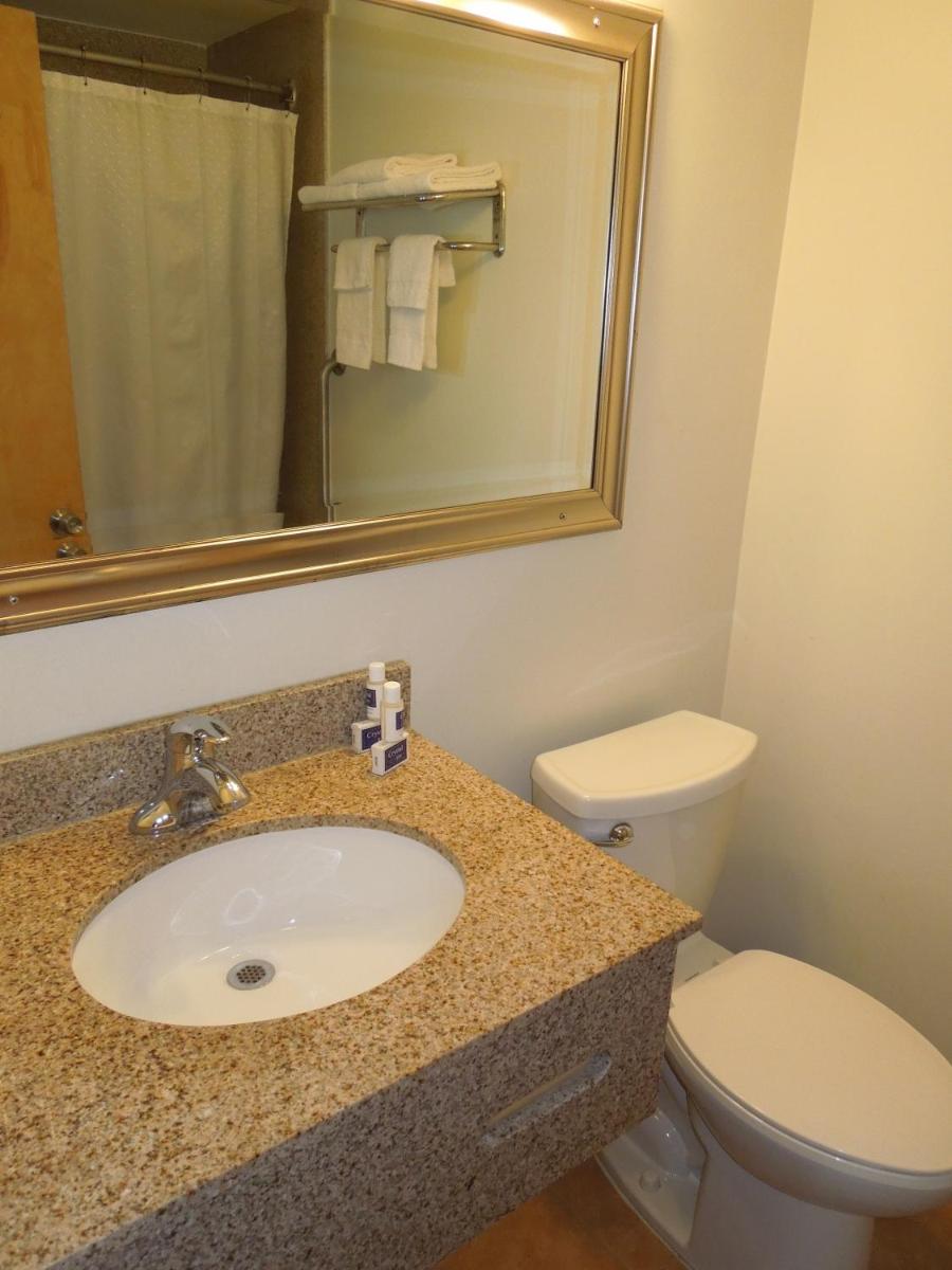 Crystal Inn - Neptune - Housity